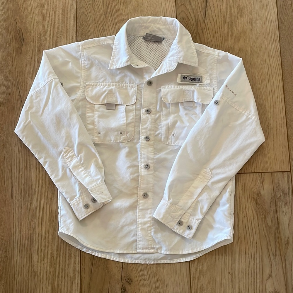 Columbia PFG  Sportswear Sun shirt. Youth size SMALL white, button up, collar.